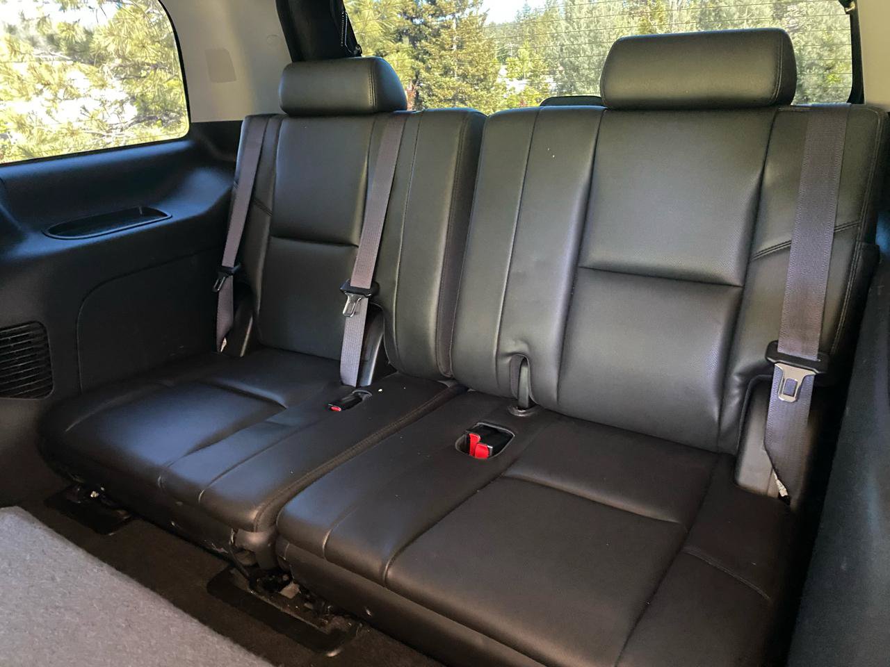 Used 2013 Cadillac Escalade Premium AWD/4WD image 26