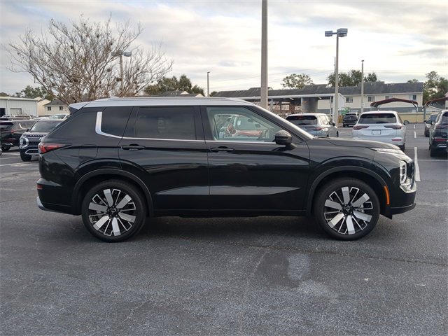 New 2025 Mitsubishi Outlander AWD image 7