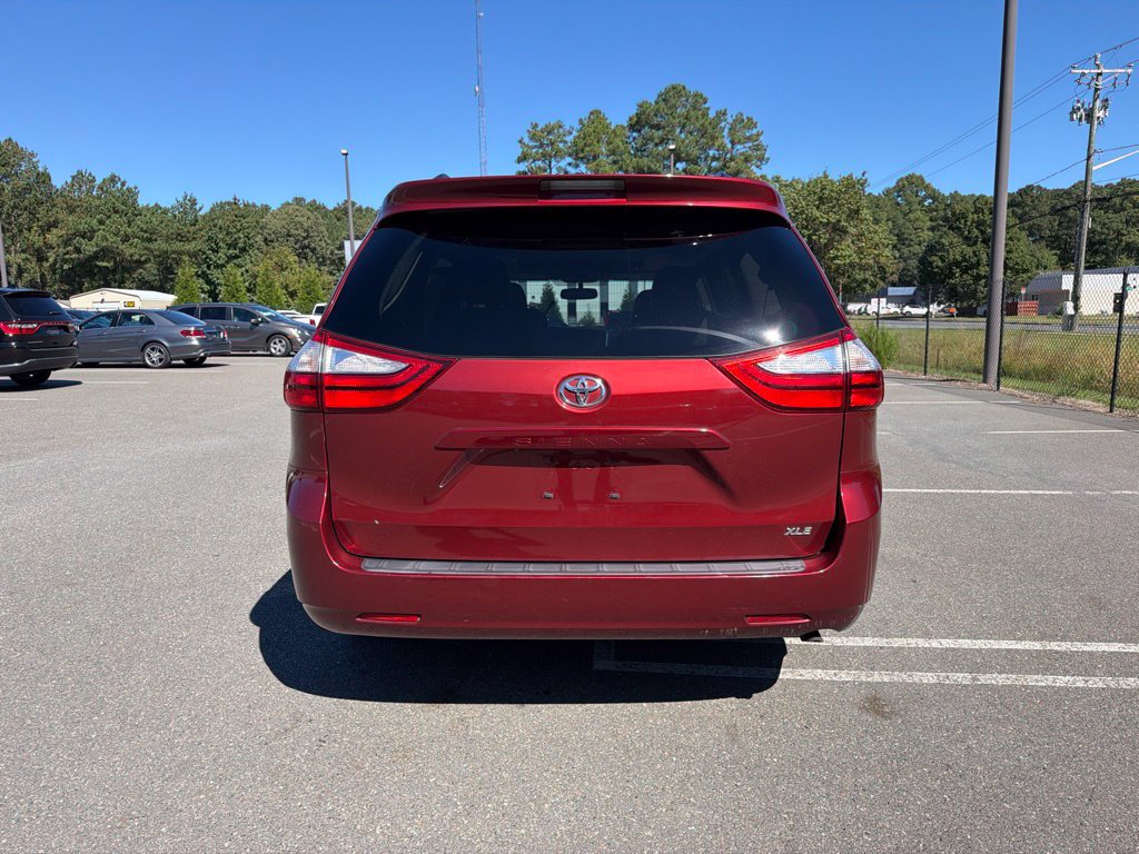 Used 2017 Toyota Sienna XLE FWD image 6