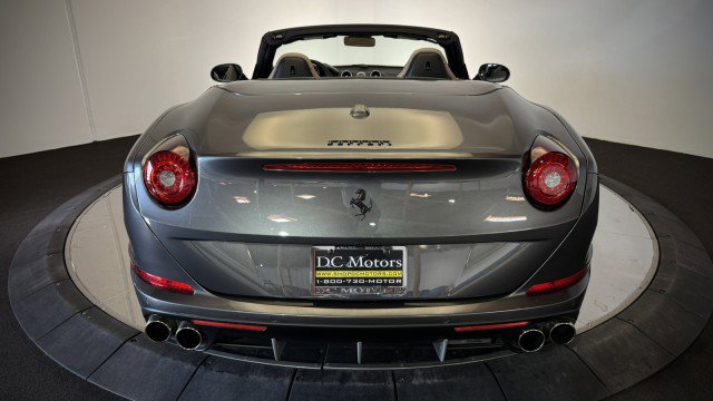 Used 2015 Ferrari California T image 46