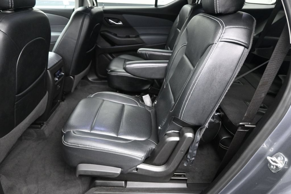 Used 2020 Chevrolet Traverse LT FWD image 16