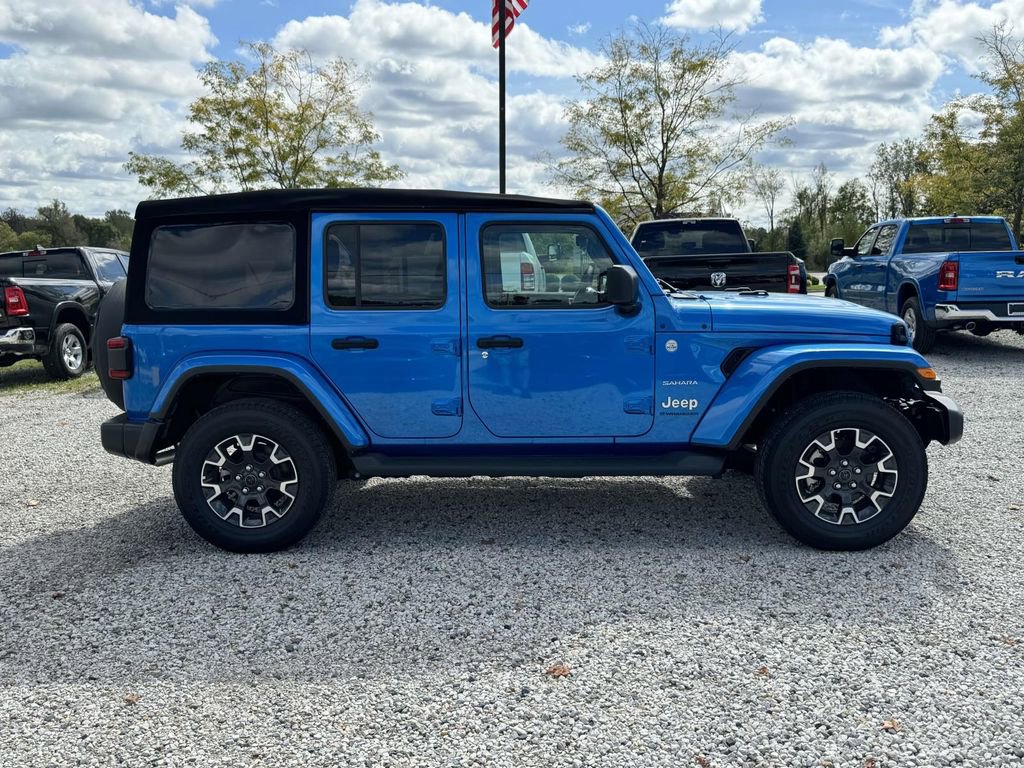 Used 2024 Jeep Wrangler Sahara image 11
