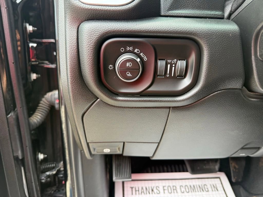 Used 2019 RAM 2500 Laramie w/ Black Appearance Package AWD/4WD image 15