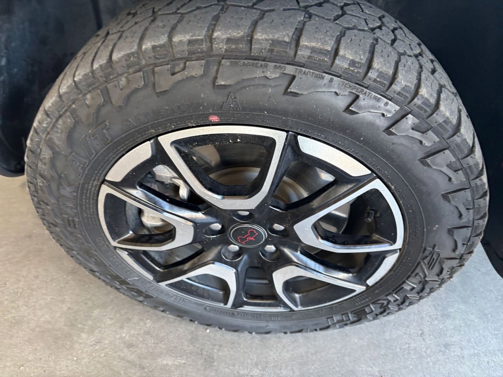 Used 2025 Jeep Compass Trailhawk AWD/4WD image 30