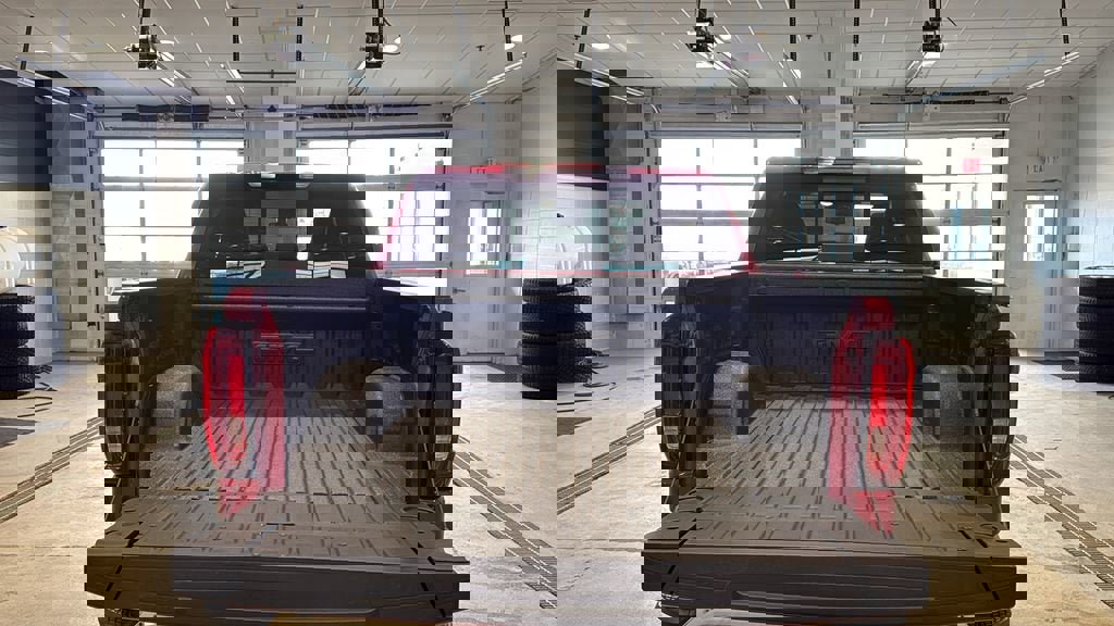 New 2026 GMC Sierra 1500 SLT w/ SLT Premium Plus Package image 17