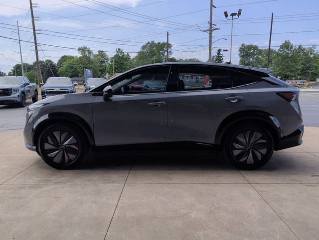 Used 2023 Nissan Ariya AWD image 5