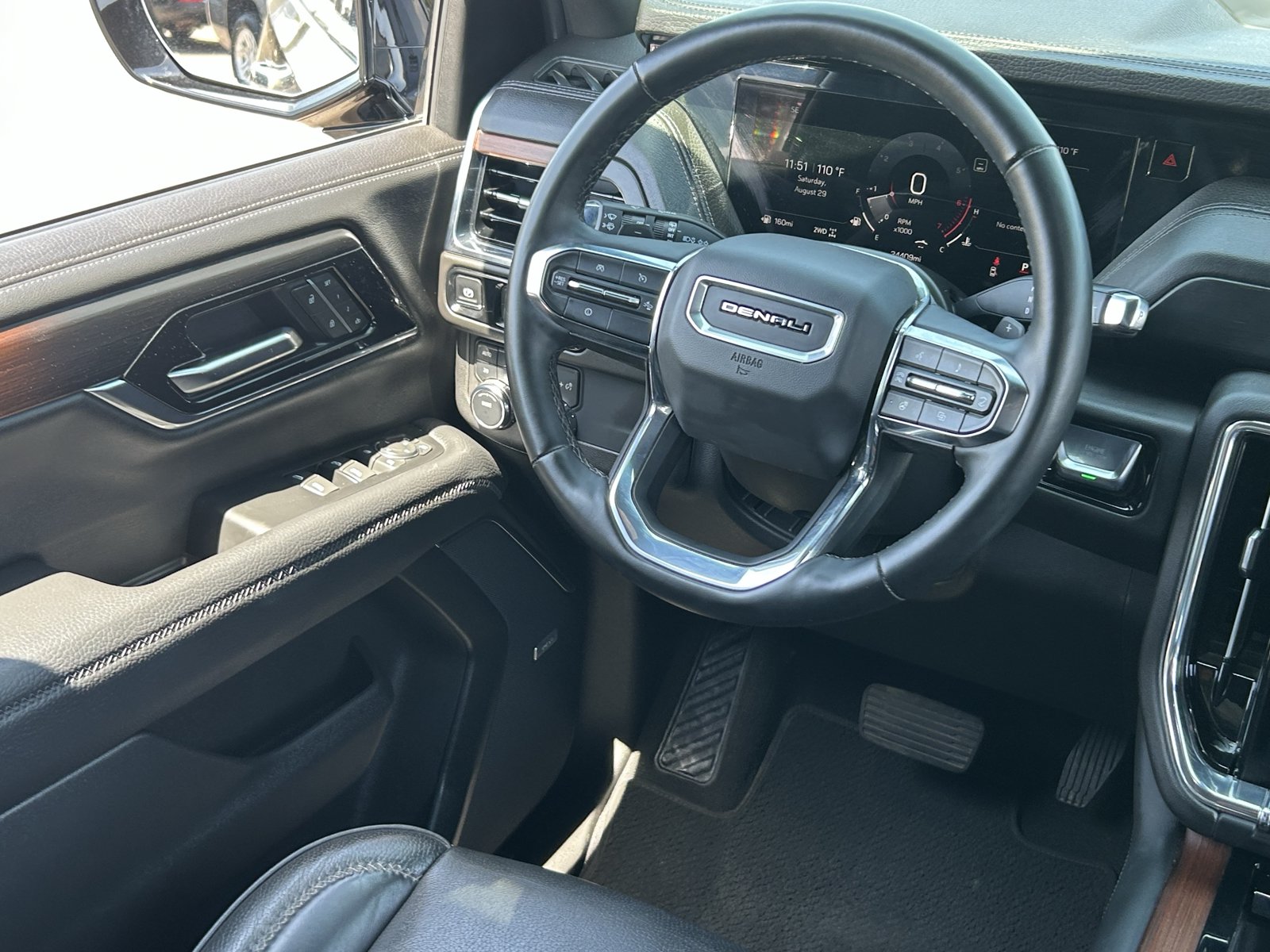 Certified 2025 GMC Yukon XL Denali AWD/4WD image 17