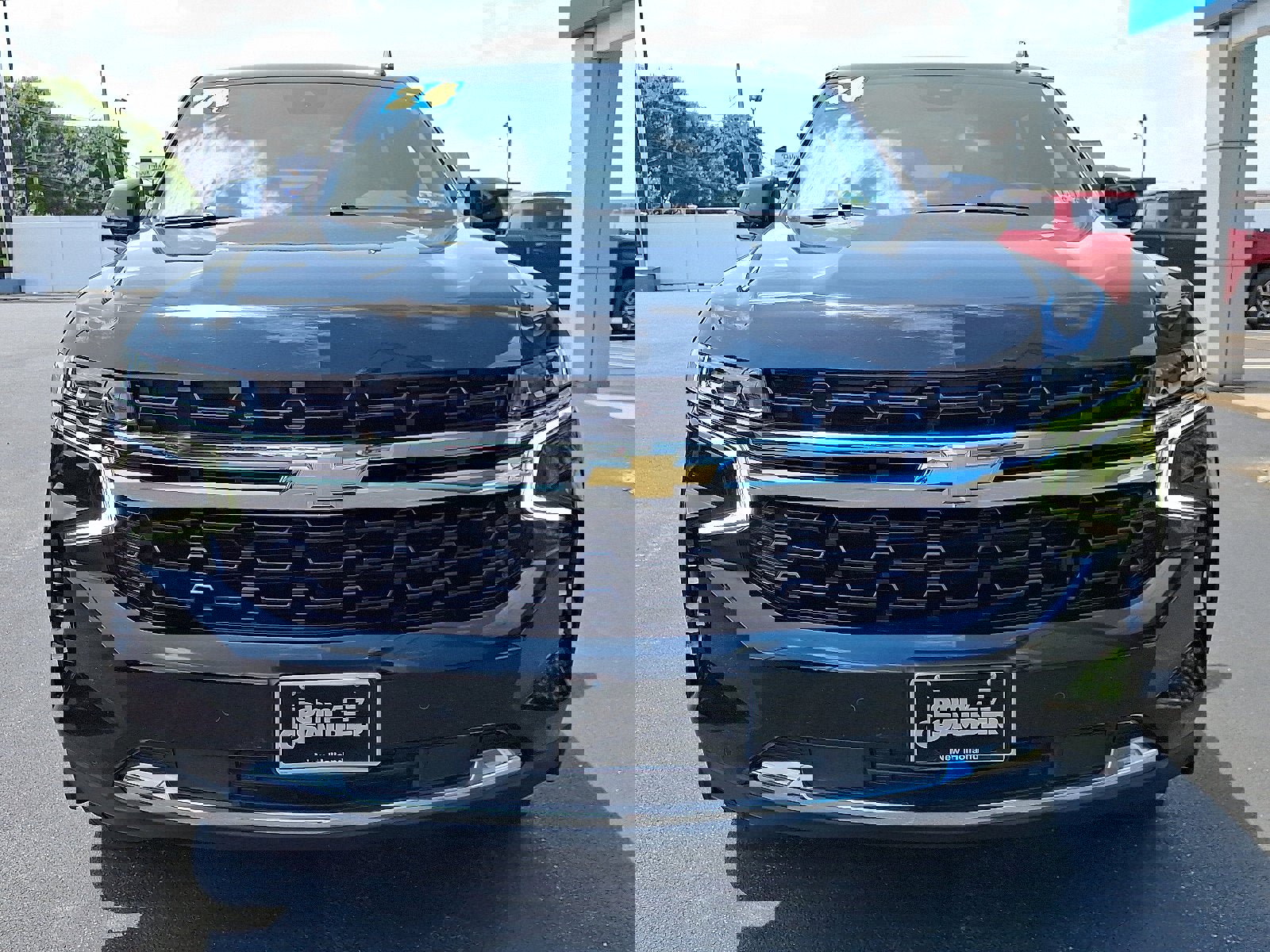 Used 2024 Chevrolet Suburban LS image 2