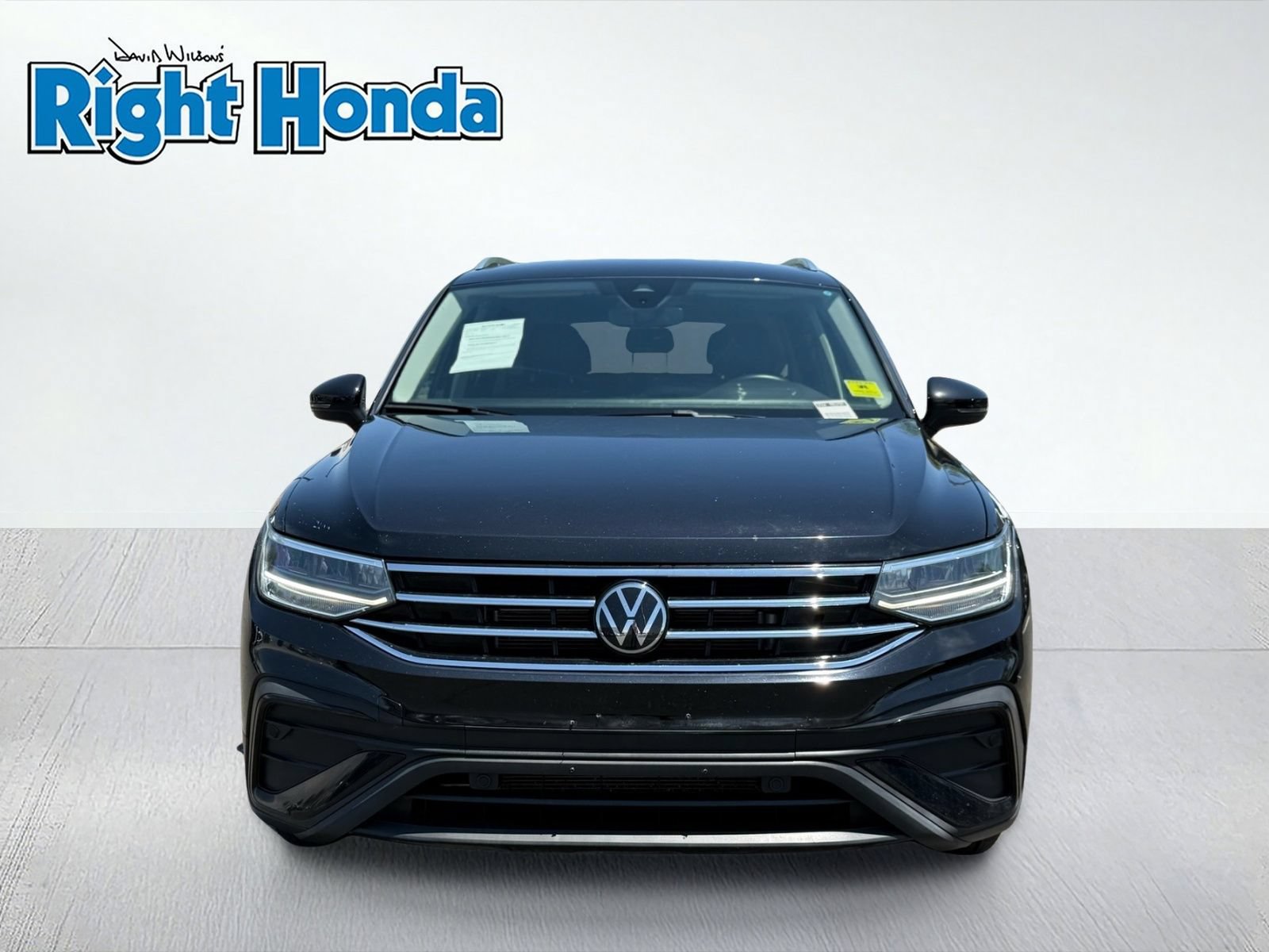 Used 2024 Volkswagen Tiguan SE AWD/4WD image 5
