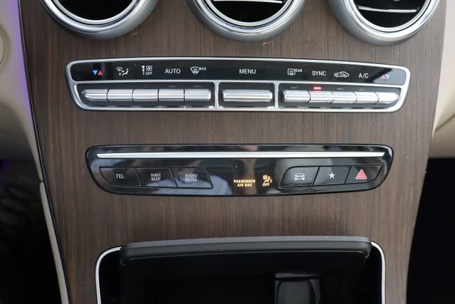 Used 2022 Mercedes-Benz GLC 300 4MATIC w/ Premium Package Lite image 15