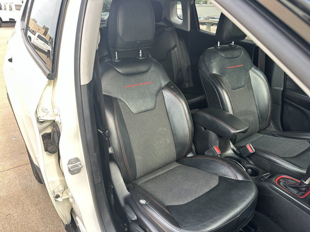 Used 2020 Jeep Compass Trailhawk AWD/4WD image 26