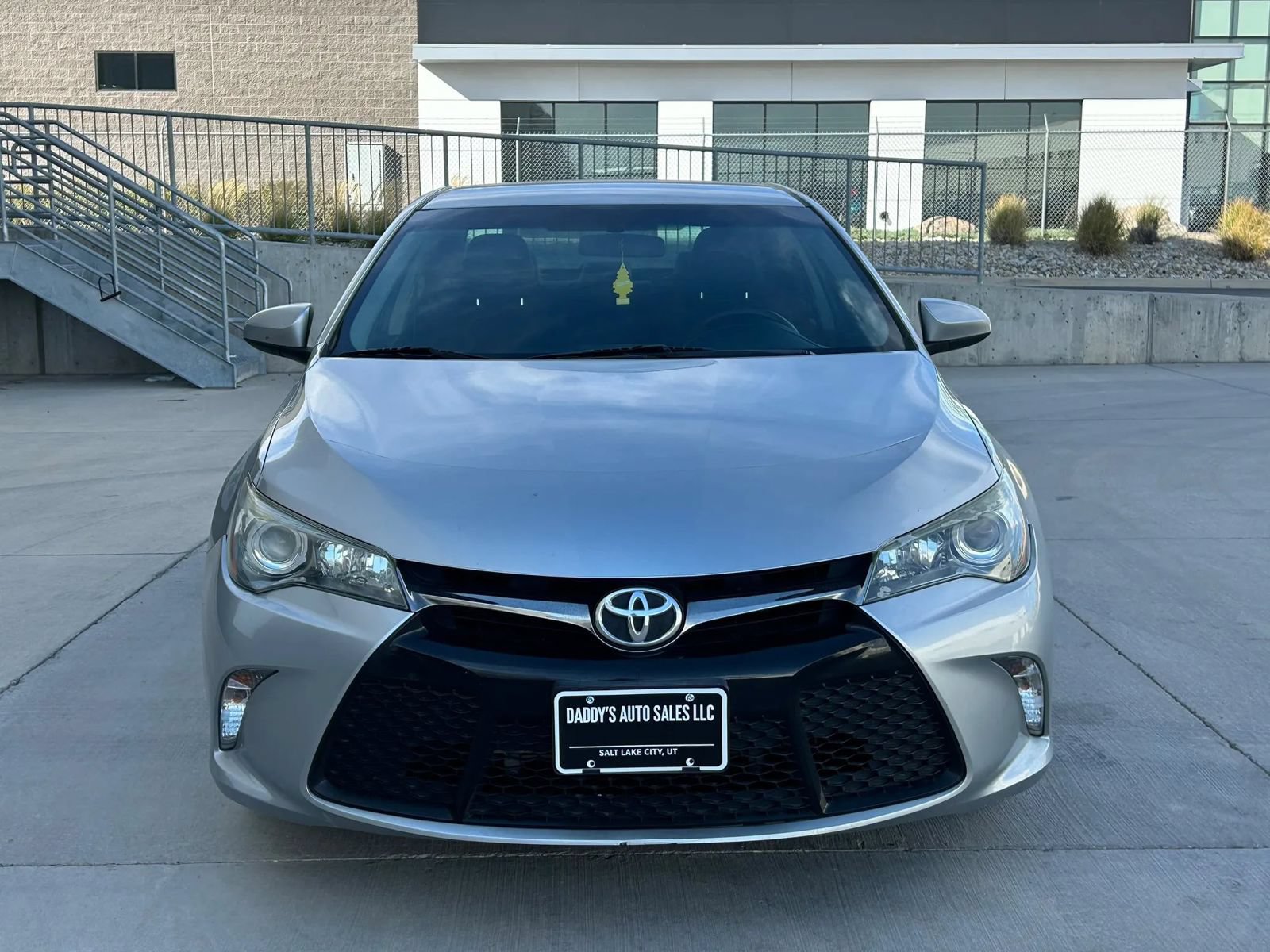 Used 2016 Toyota Camry SE FWD image 8