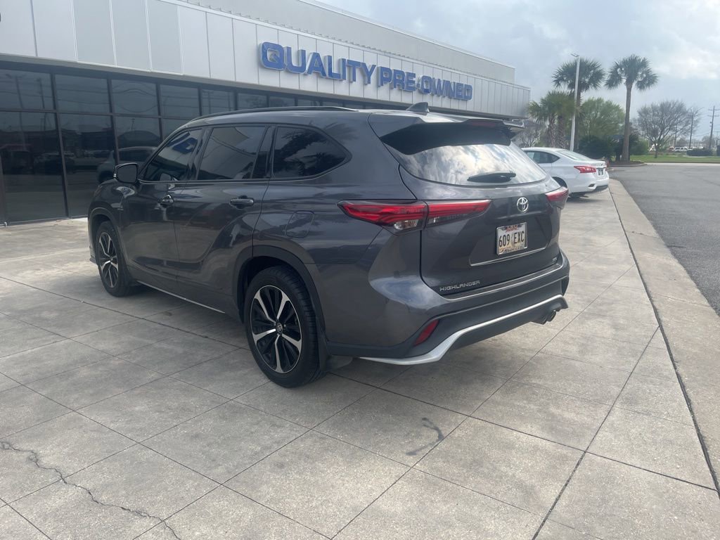 Used 2021 Toyota Highlander XSE image 10