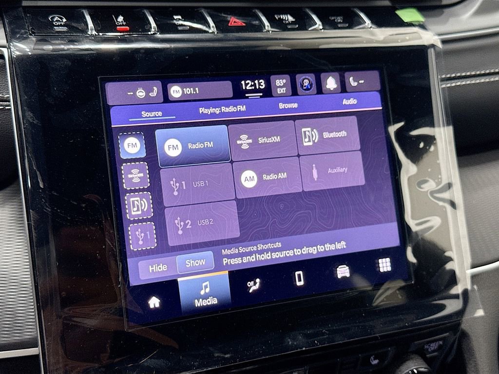 New 2025 Jeep Grand Cherokee L Altitude image 35