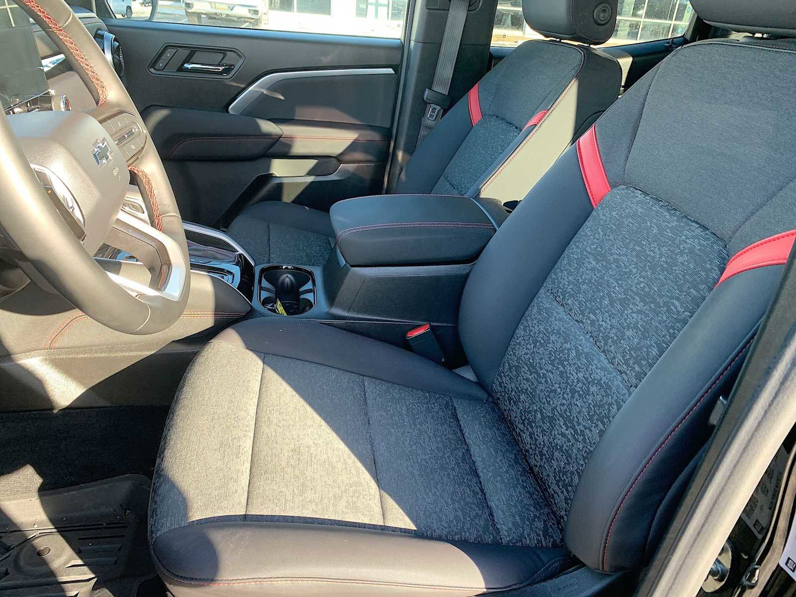 Certified 2024 Chevrolet Colorado Z71 w/ Z71 Convenience Package 2 image 18