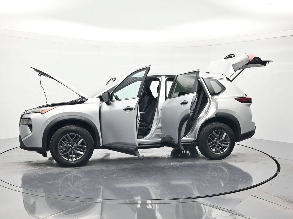 Used 2024 Nissan Rogue S FWD image 45