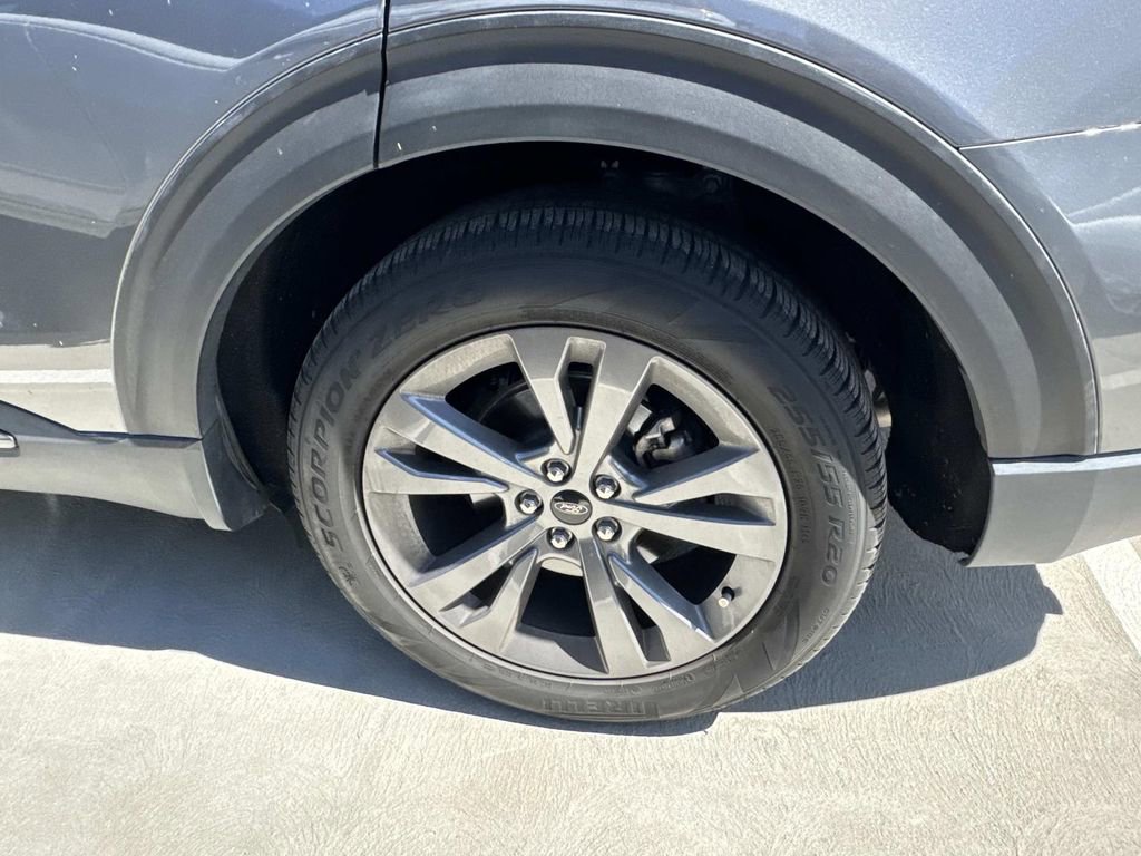 Used 2023 Ford Explorer XLT w/ Equipment Group 202A RWD image 7