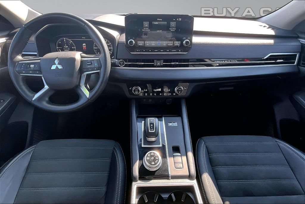 Used 2024 Mitsubishi Outlander 4WD Plug-In Hybrid image 16