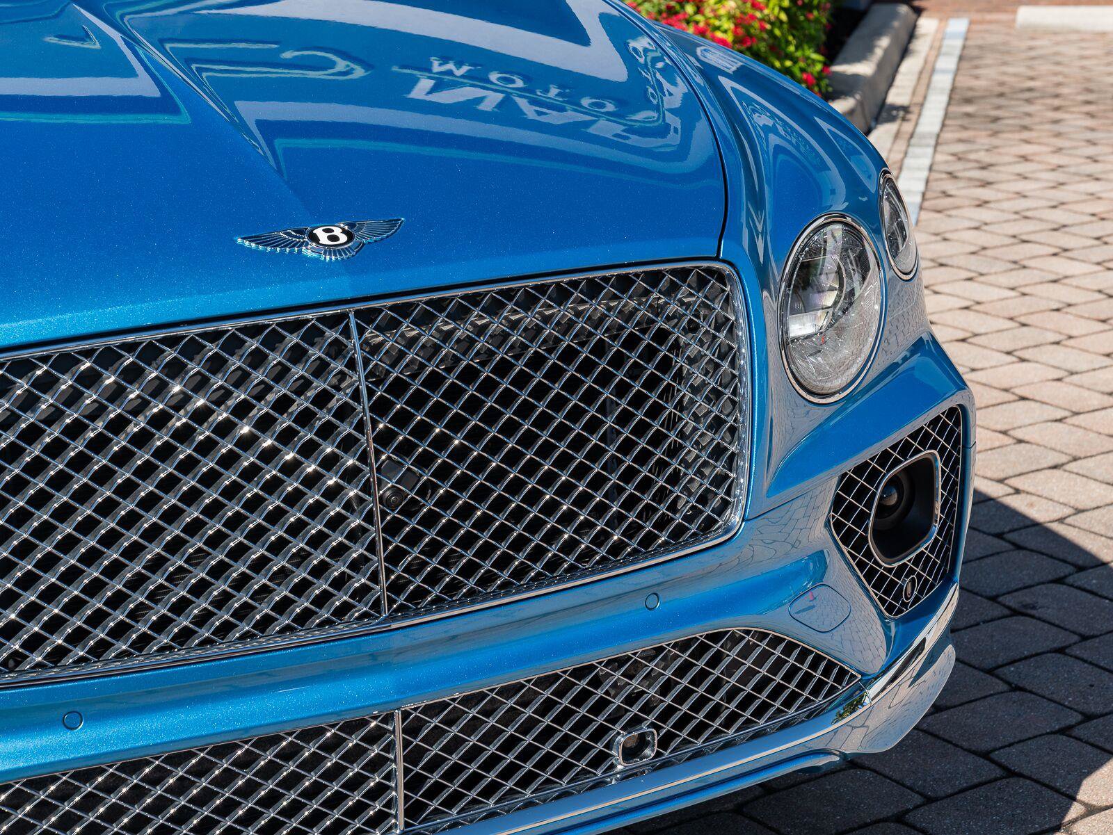 Used 2022 Bentley Bentayga AWD/4WD image 13