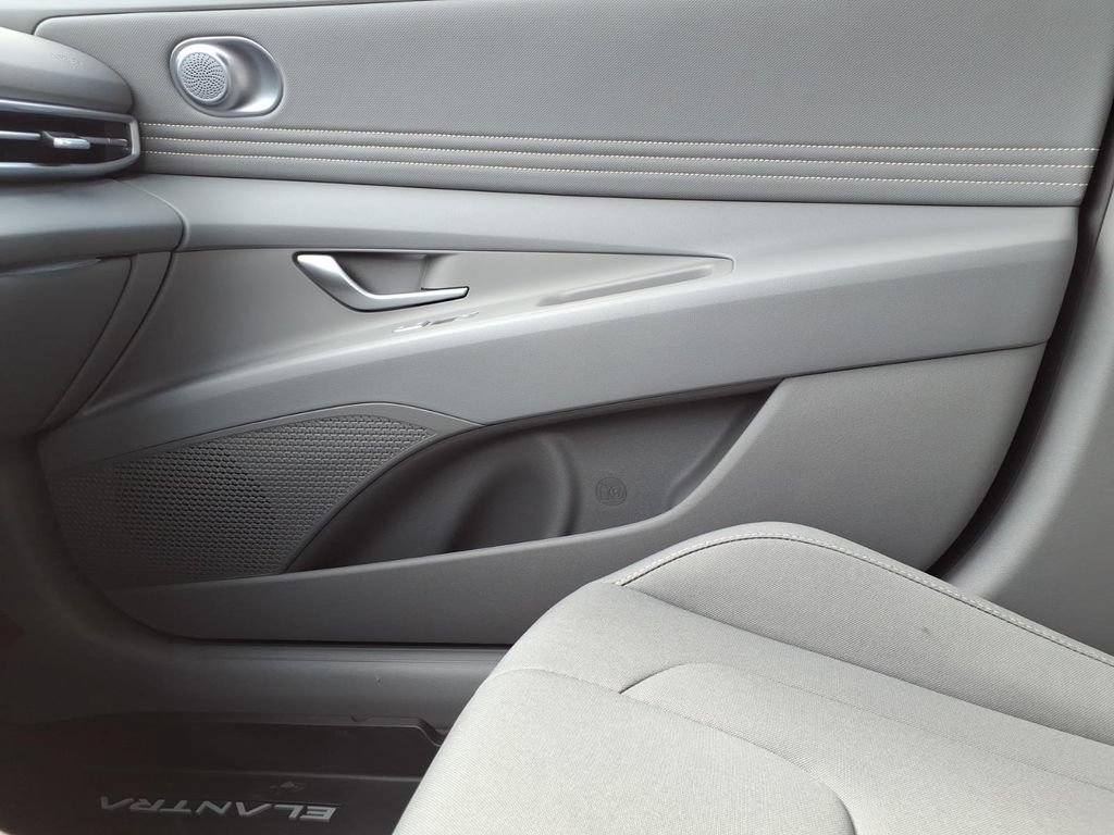 New 2026 Hyundai Elantra Sport FWD image 23
