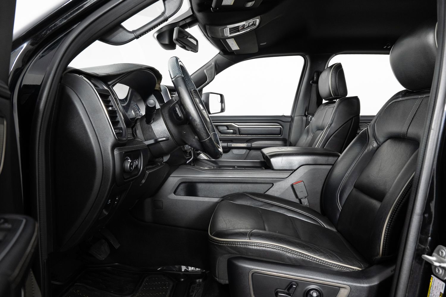 Used 2020 RAM 1500 Limited w/ Black Appearance Package image 14