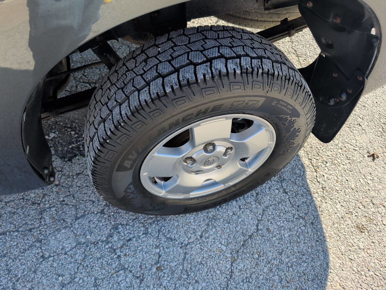 Used 2012 Toyota Tundra 4x4 Double Cab image 11
