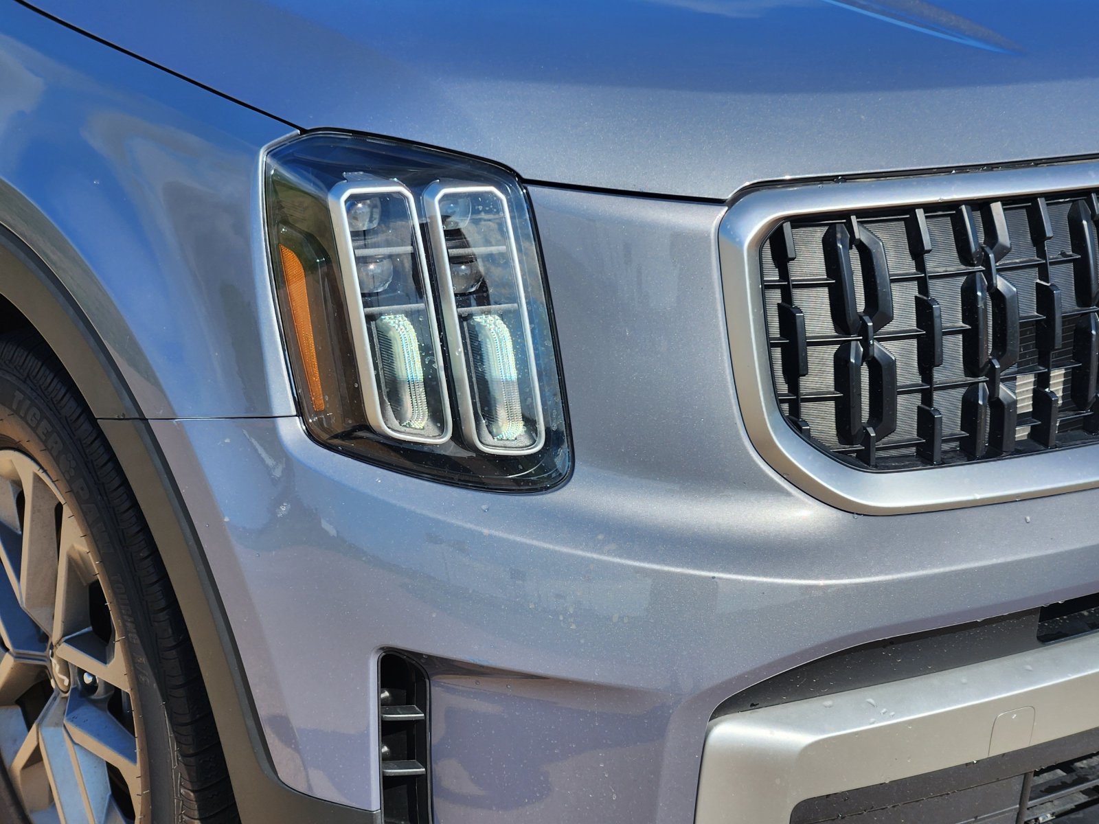 Used 2024 Kia Telluride LX FWD image 11