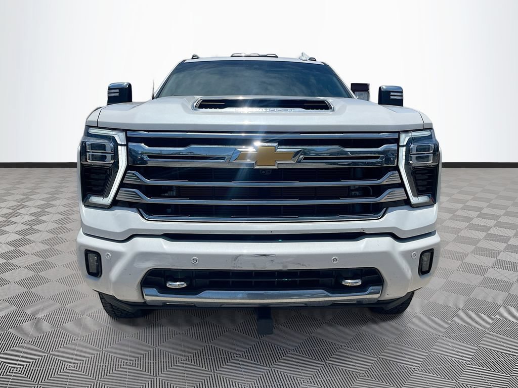 Used 2025 Chevrolet Silverado 3500 High Country w/ High Country Premium Package AWD/4WD image 2