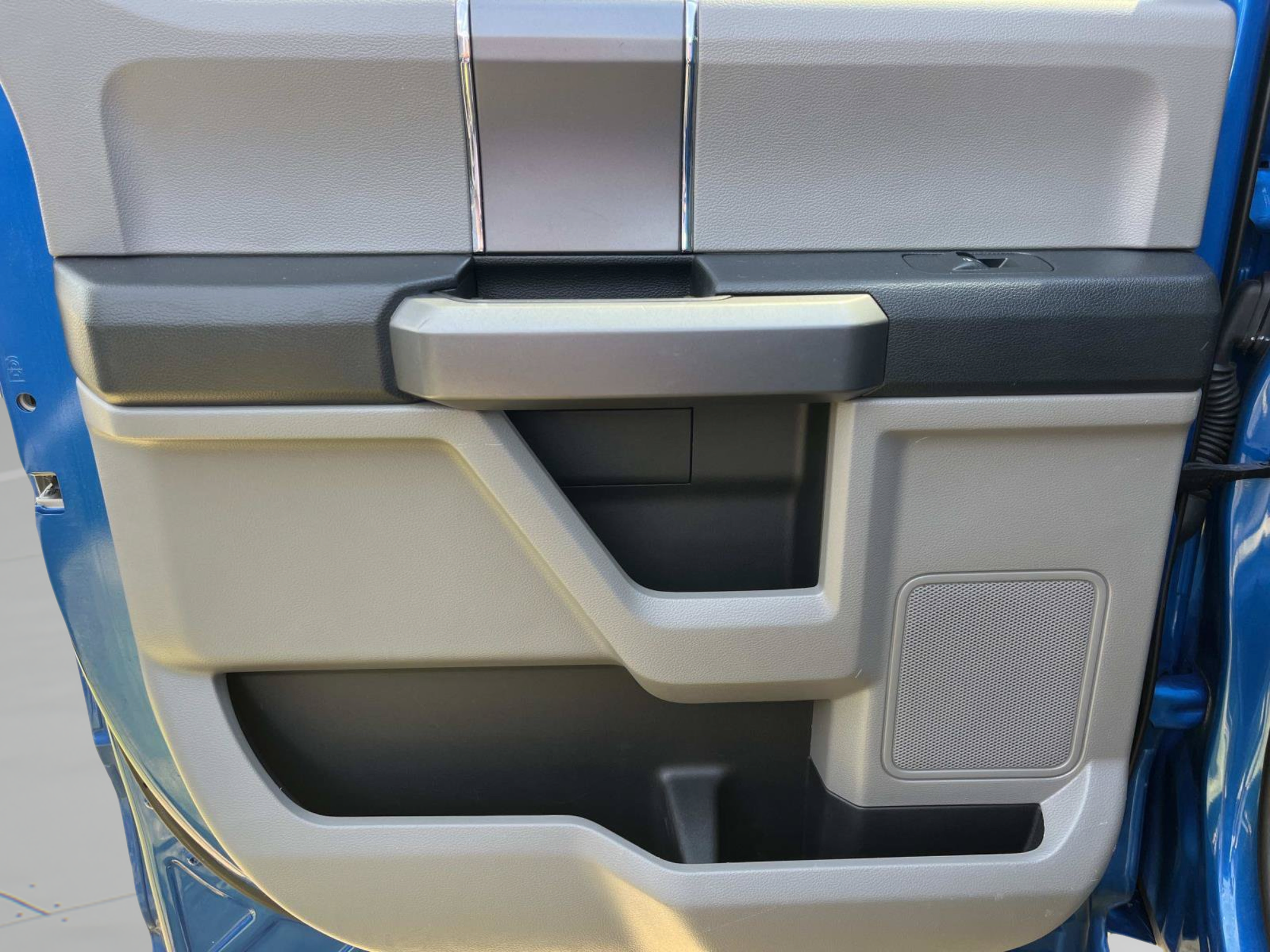 Used 2019 Ford F150 XLT w/ Equipment Group 302A Luxury AWD/4WD image 16