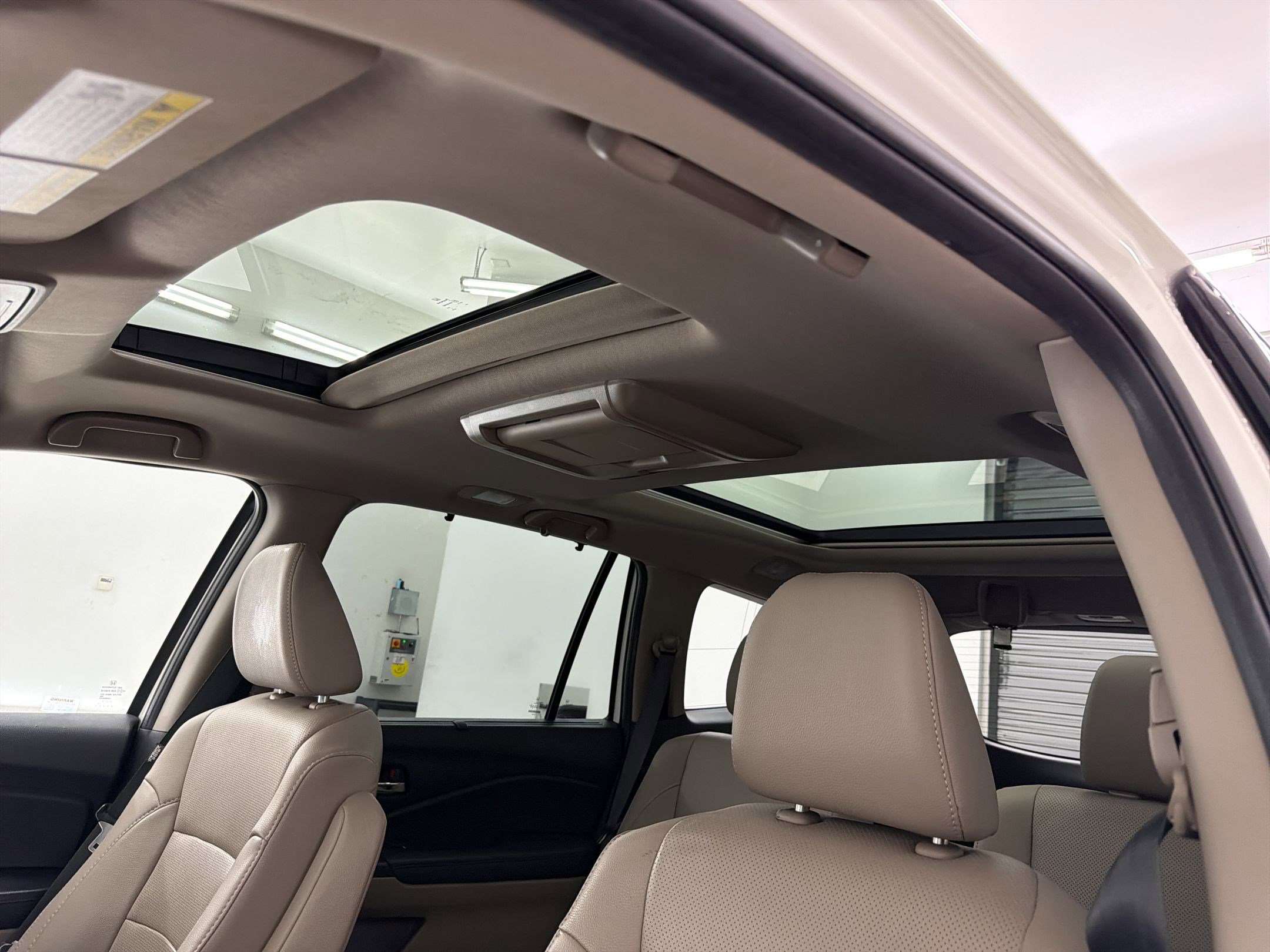 Used 2017 Honda Pilot Elite image 14