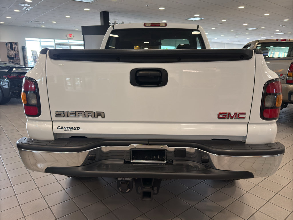 Used 2004 GMC Sierra 1500 SLE w/ Light Duty Power Package AWD/4WD image 6