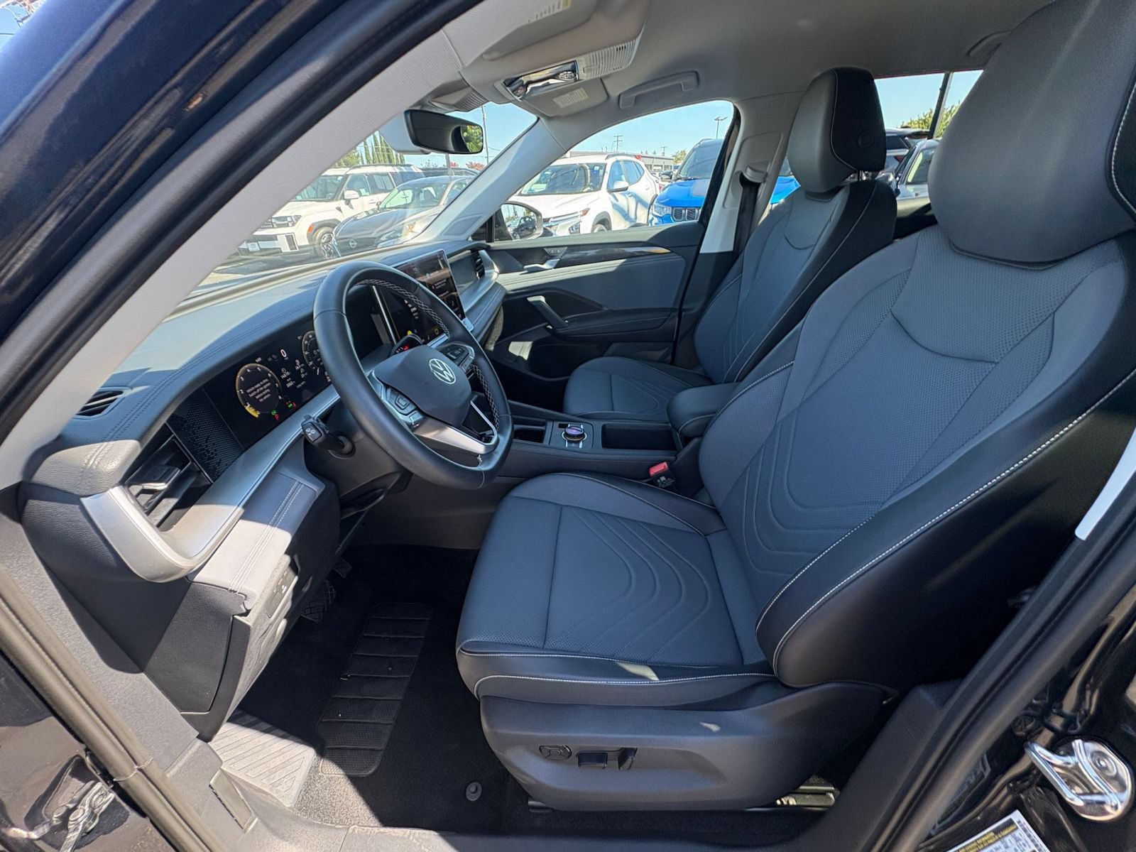 Used 2026 Volkswagen Tiguan SE FWD image 29