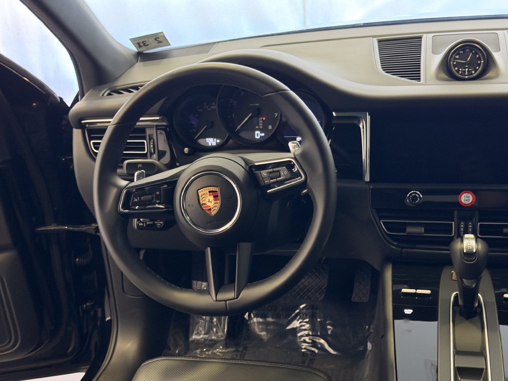 Certified 2026 Porsche Macan AWD/4WD image 20