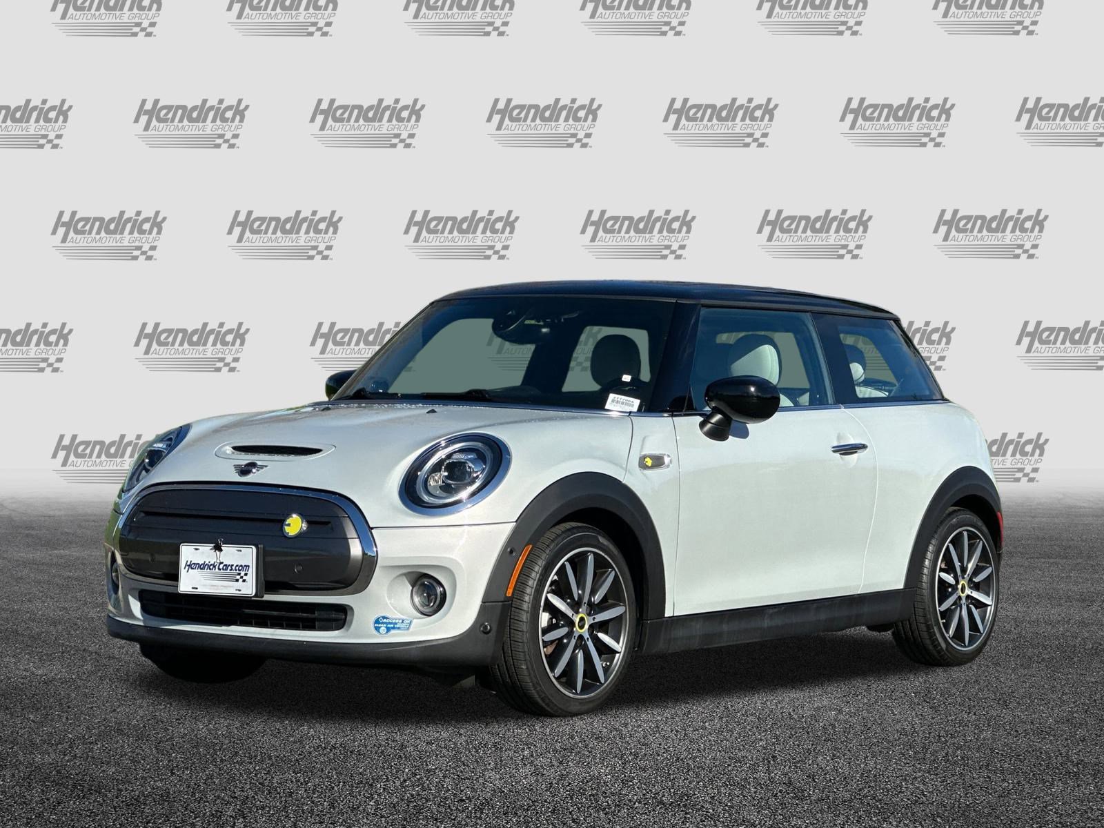 Used 2021 MINI Cooper SE w/ 8.8" Touchscreen Nav Package image 9