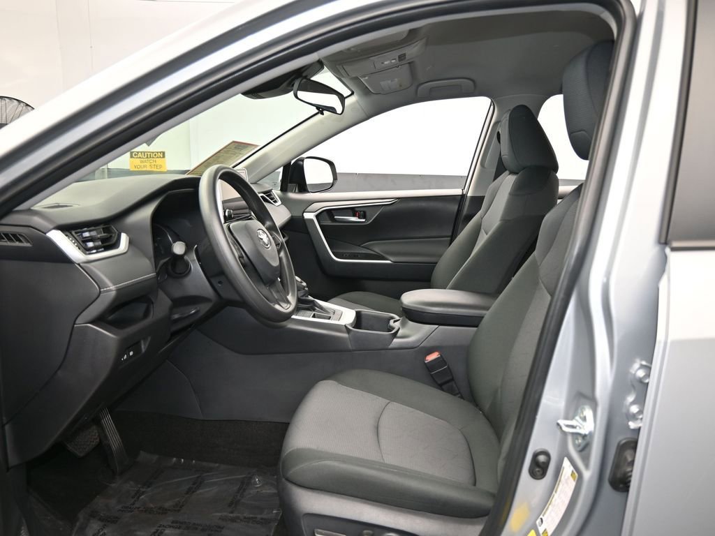 Used 2025 Toyota RAV4 XLE image 11