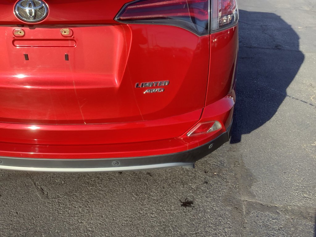 Used 2017 Toyota RAV4 Limited image 10