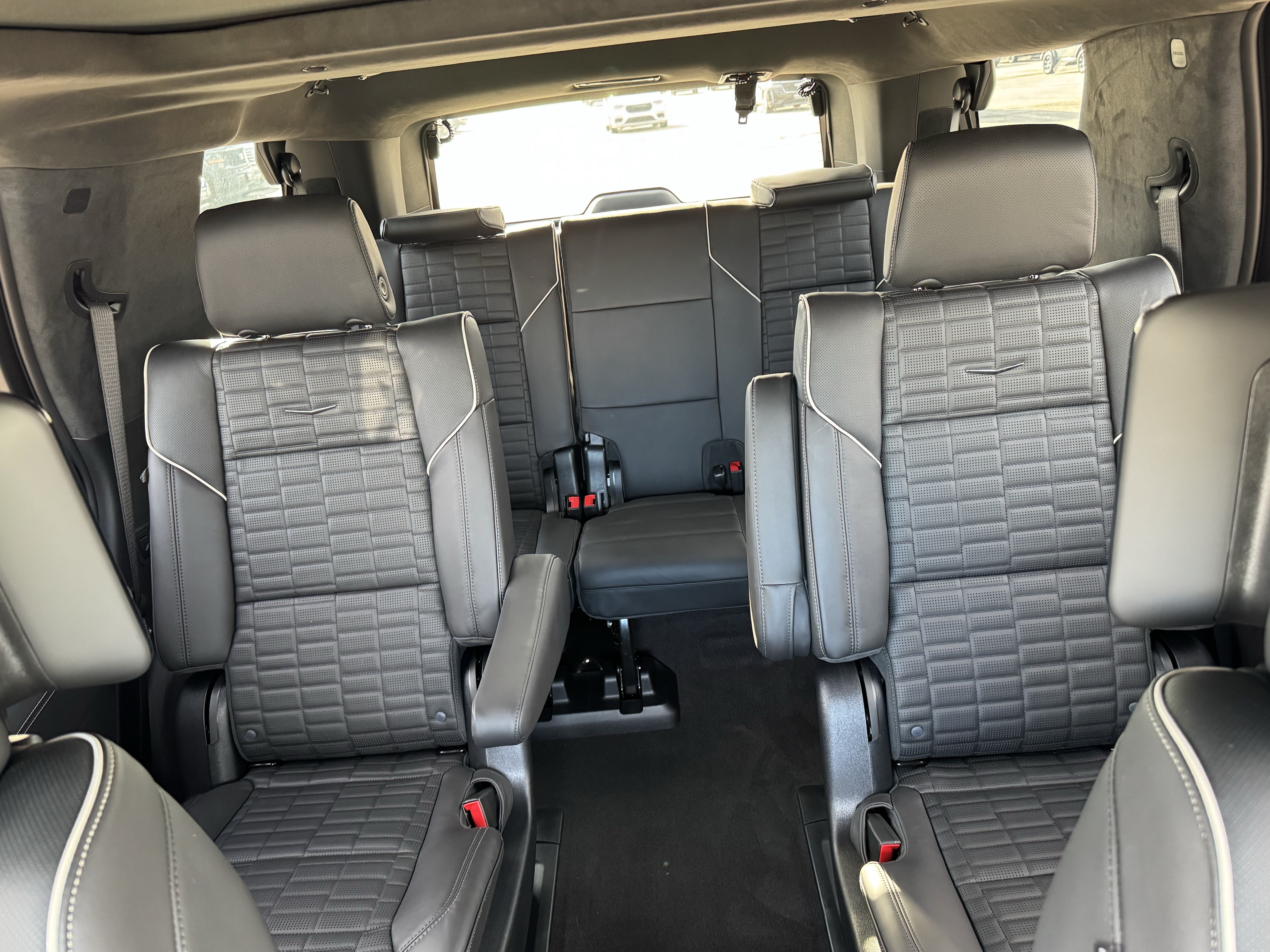 Used 2027 Cadillac Escalade Platinum Sport w/ LPO, ONYX Package AWD/4WD image 23