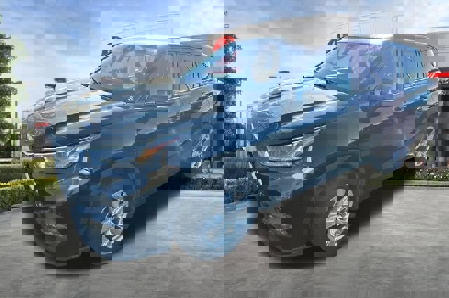 Used 2024 Toyota Highlander LE image 3