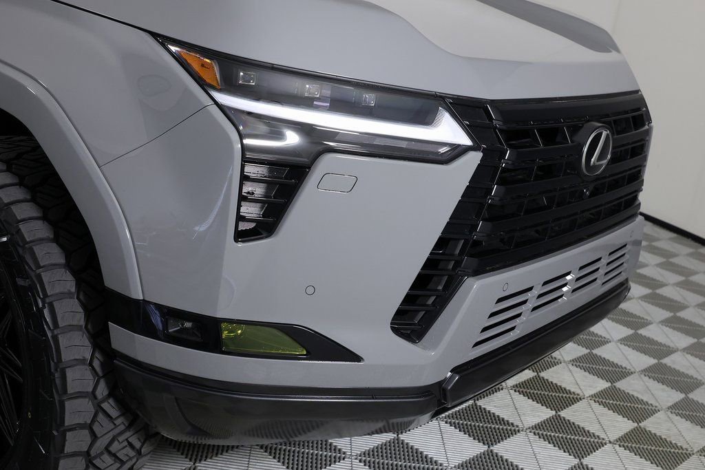 Used 2025 Lexus GX 550 w/ Accessory Package (Z1) image 48