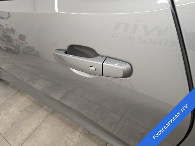 Used 2023 Chevrolet Camaro LT RWD image 15