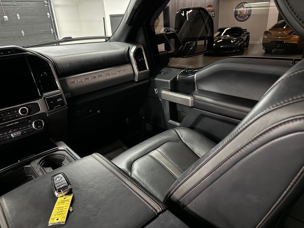 Used 2022 Ford F350 Platinum w/ FX4 Off-Road Package AWD/4WD image 32