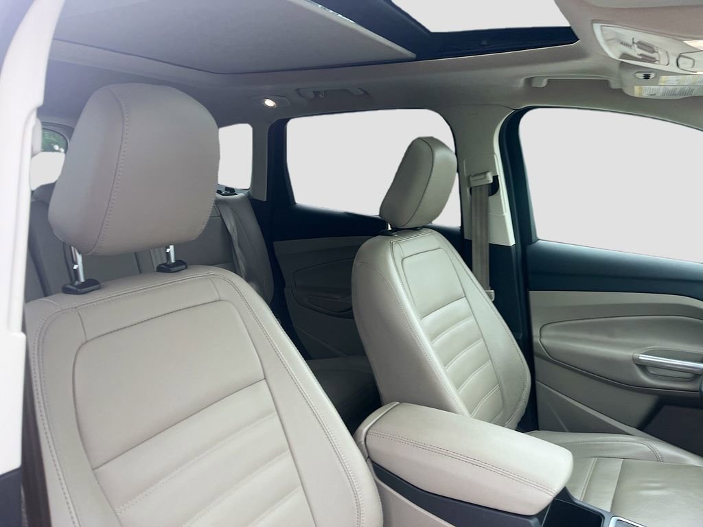 Used 2018 Ford Escape Titanium w/ Ford Safe & Smart Package FWD image 27