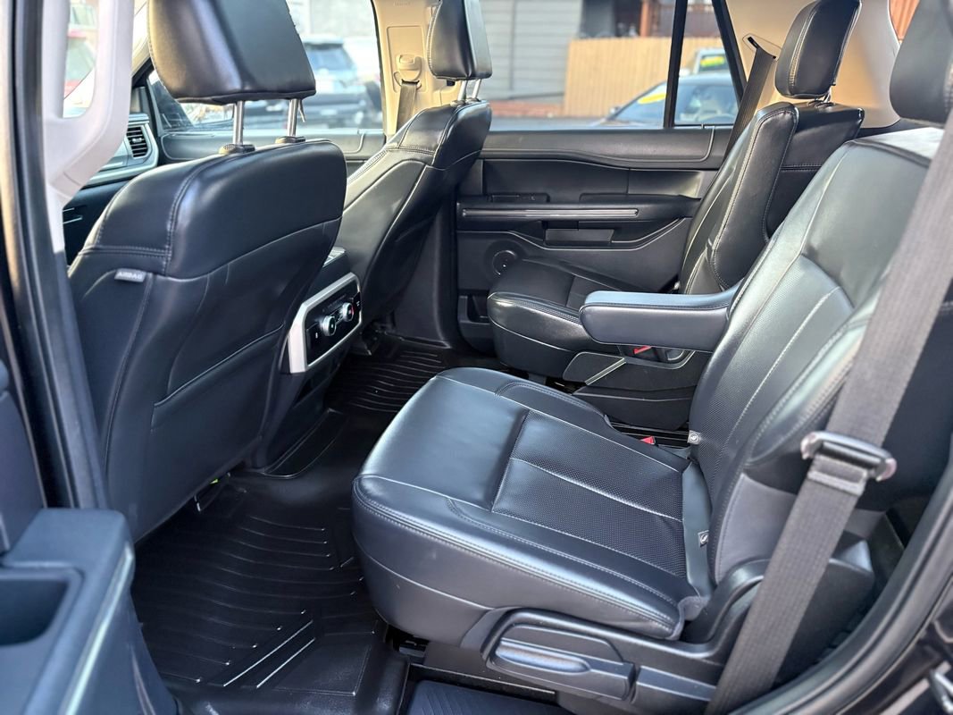 Used 2022 Ford Expedition XLT image 21