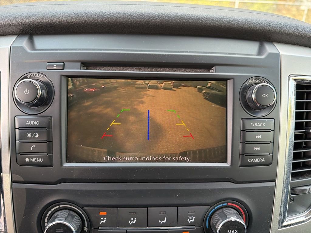 Used 2019 Nissan Titan SV image 19