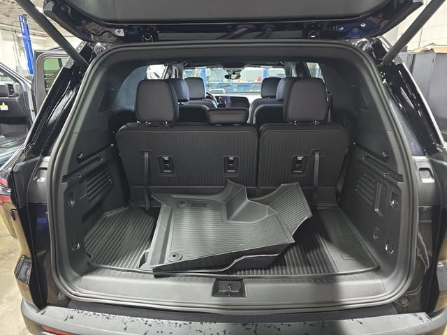 New 2026 Chevrolet Traverse Z71 w/ Enhanced Driving Package AWD/4WD image 14