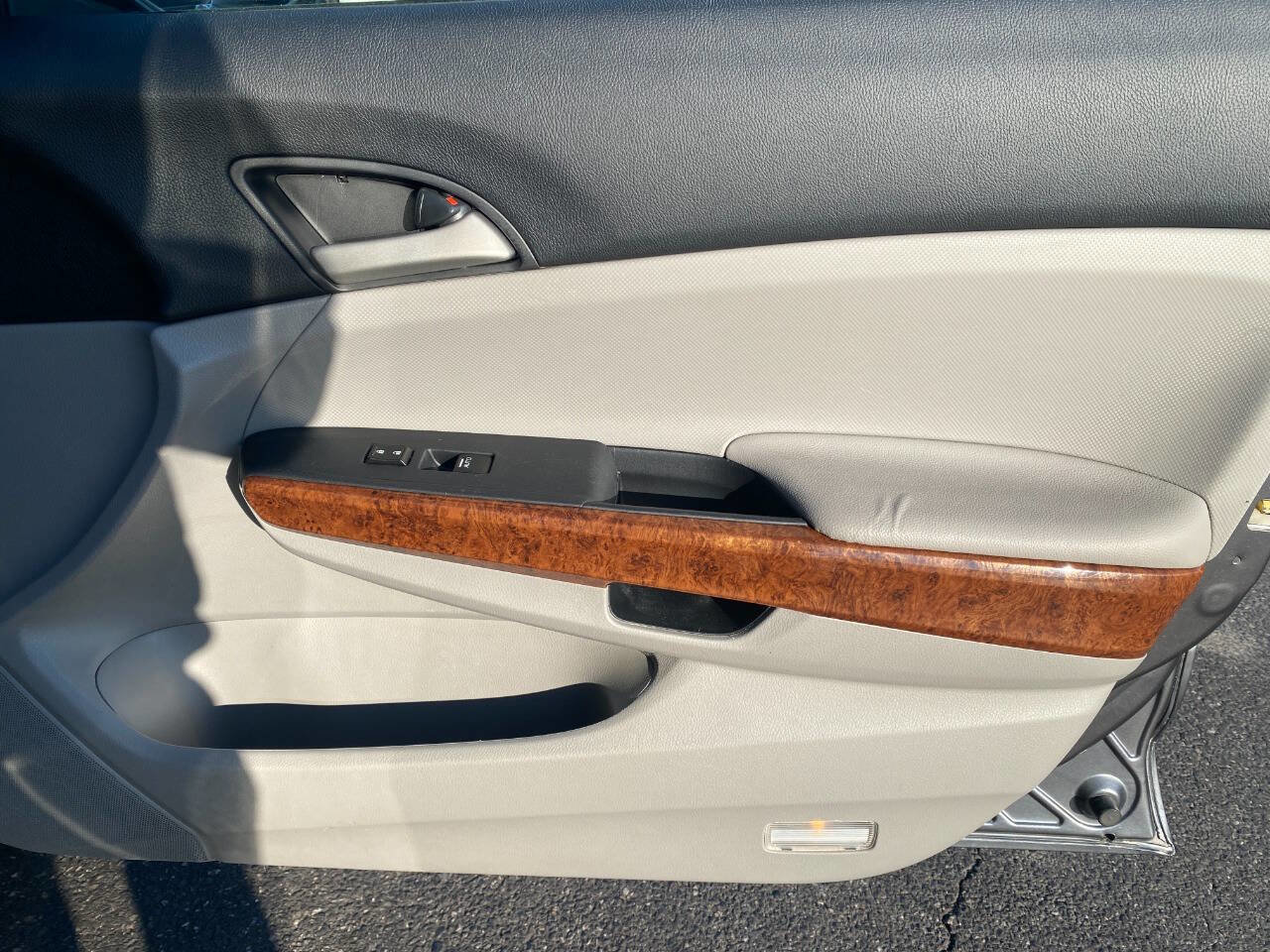 Used 2011 Honda Accord EX image 32