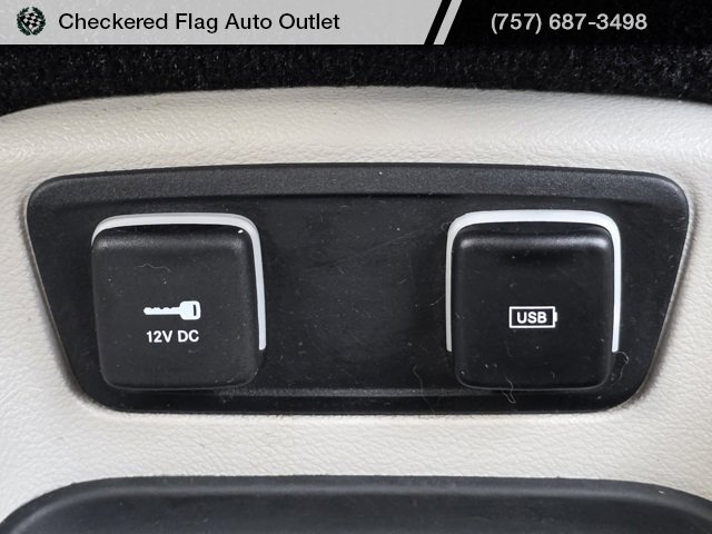 Used 2018 Chrysler Pacifica Limited image 37