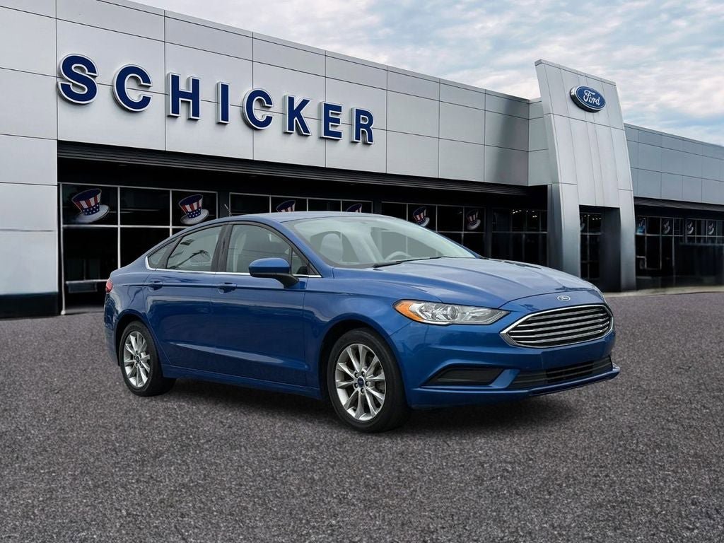 Used 2017 Ford Fusion SE FWD image 1