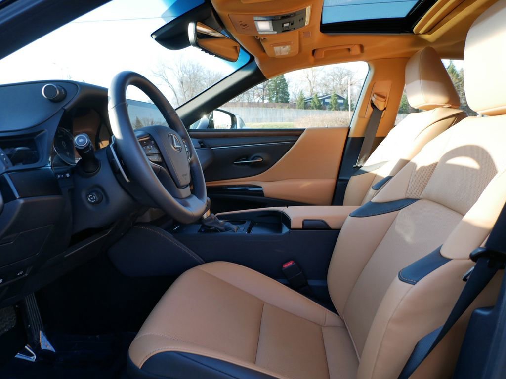 Certified 2025 Lexus ES 350 w/ Premium Package image 9