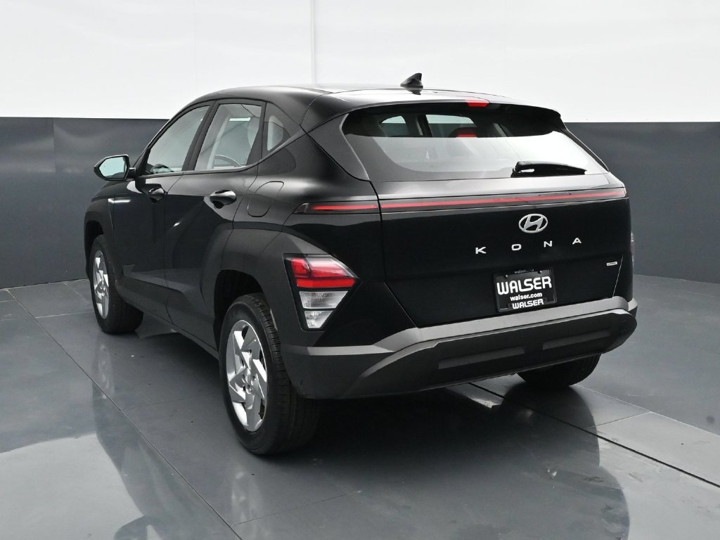 Used 2024 Hyundai Kona SE AWD/4WD image 5